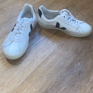 Veja Esplar Sneakers